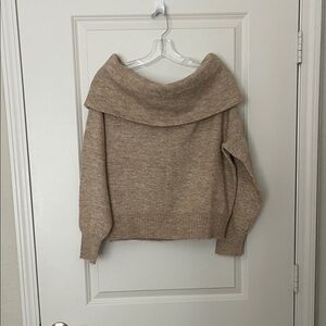 H&M Beige Off-Shoulder Sweater